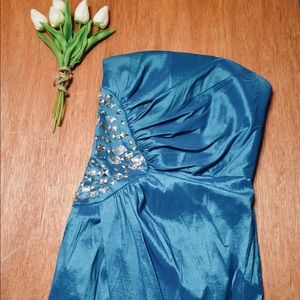 Cache Strapless Fitted Party Cocktail Dress